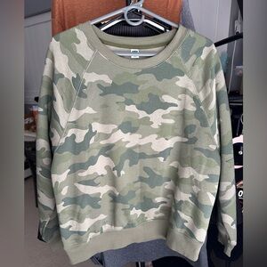 Old navy crew neck. Size large. Like new